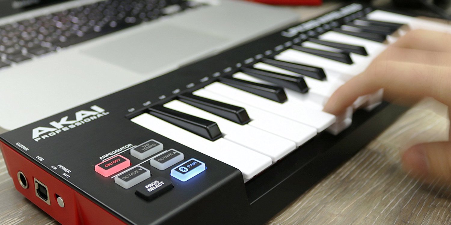 akai professional lpk25 25-key portable usb midi keyboard controller for laptops (mac and pc)